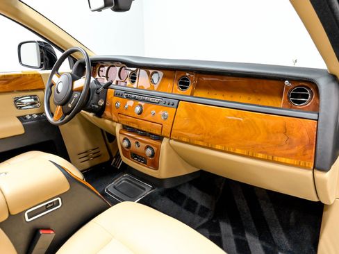 Used 2013 Rolls-Royce Phantom Sedan RWD image 29