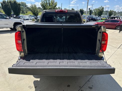 Used 2022 Chevrolet Colorado Z71 AWD/4WD image 29