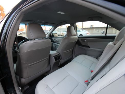 Used 2016 Toyota Camry XLE image 21