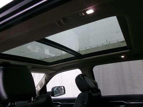 Used 2019 RAM 1500 Laramie image 15