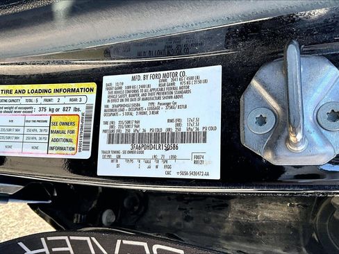 Used 2020 Ford Fusion SE FWD image 4