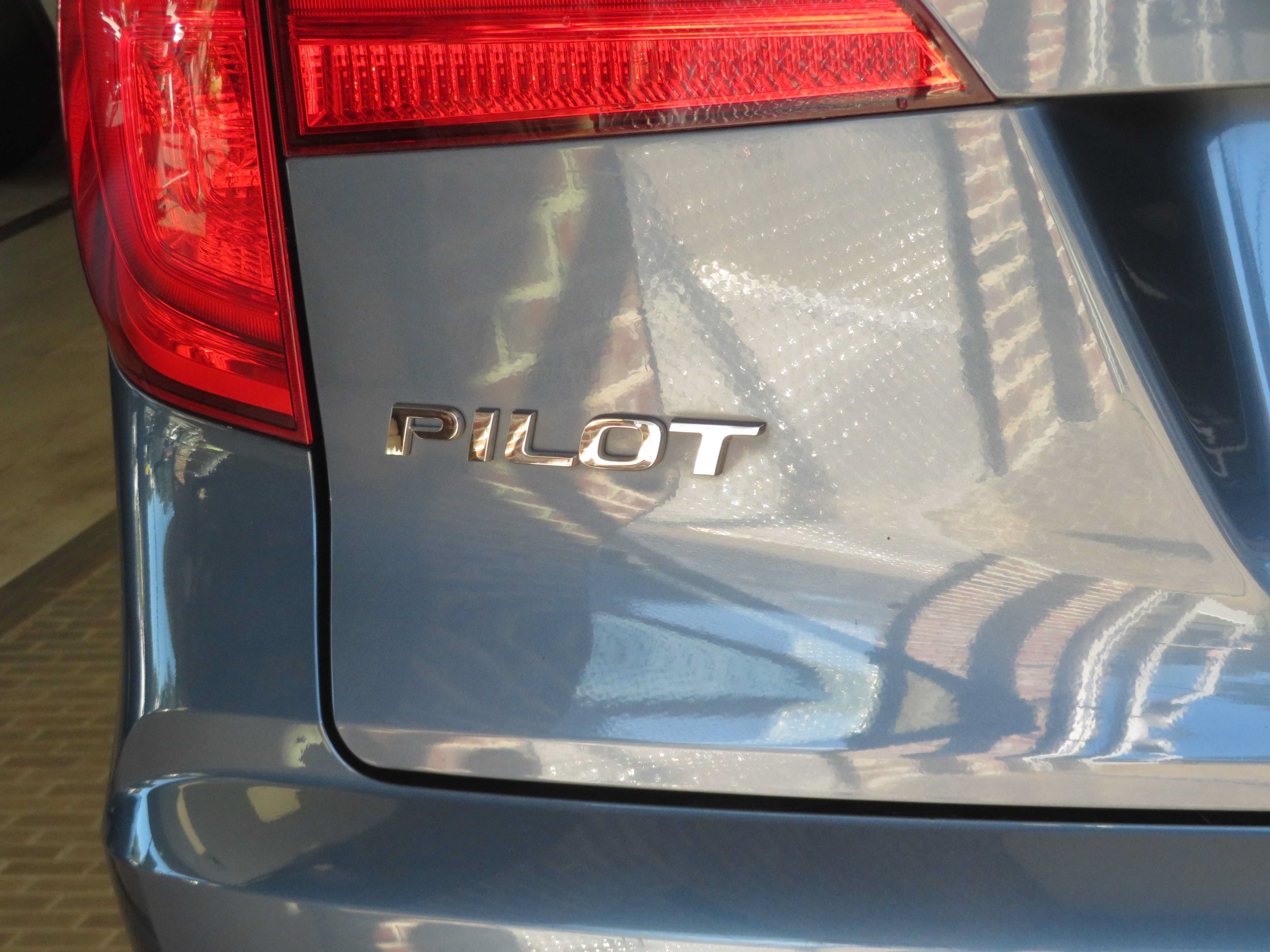 Used 2017 Honda Pilot Elite image 84