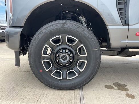 New 2025 Ford F250 Platinum image 9