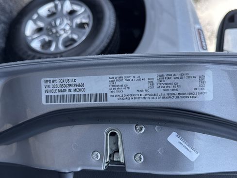 Used 2024 RAM 2500 Big Horn w/ Safety Group image 31