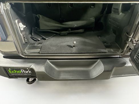 Used 2021 Jeep Wrangler Sport S image 27