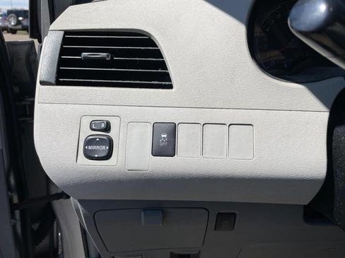 Used 2013 Toyota Sienna LE FWD image 34