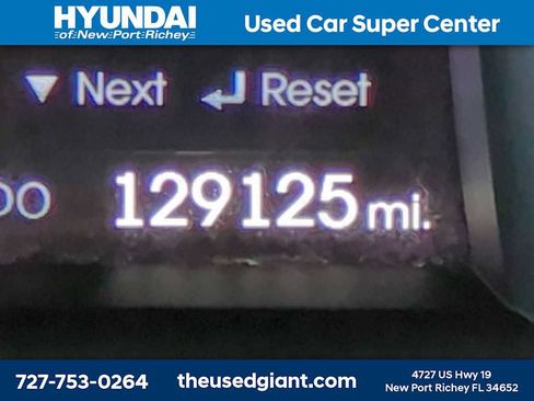 Used 2015 Hyundai Santa Fe Limited w/ Option Group 04 FWD image 26