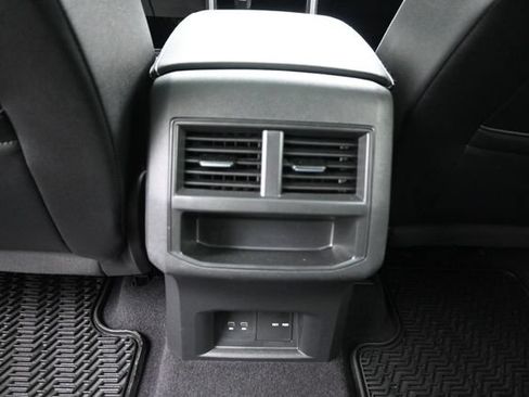 Used 2021 Volkswagen Atlas Cross Sport SE w/ Panoramic Sunroof Package AWD/4WD image 24