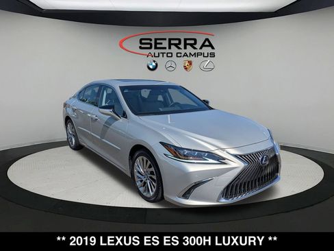 Used 2019 Lexus ES 300h w/ Accessory Package 2 FWD image 15