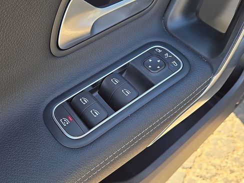 Used 2025 Mercedes-Benz CLA 250 image 22