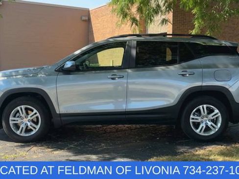 Certified 2023 GMC Terrain SLE w/ Driver Convenience Package FWD image 5