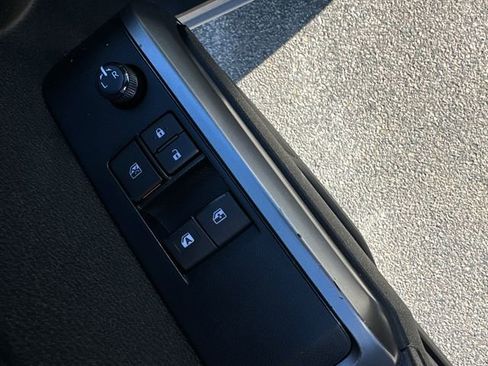 Certified 2021 Toyota Tacoma SR5 image 19