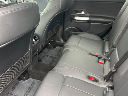 Certified 2022 Mercedes-Benz GLB 250 4MATIC image 12