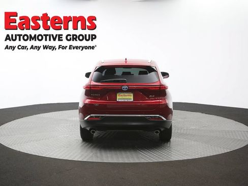 Used 2024 Toyota Venza LE AWD/4WD image 38