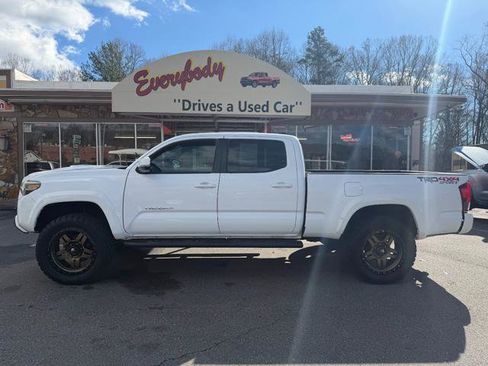 Used 2018 Toyota Tacoma 4x4 Double Cab image 1