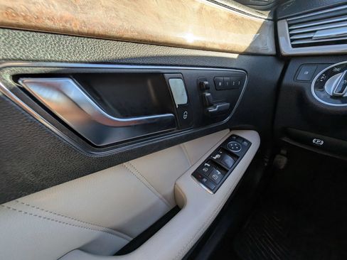 Used 2013 Mercedes-Benz E 350 Sedan image 10