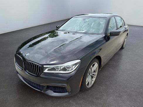 Used 2017 BMW 750i xDrive AWD/4WD image 9