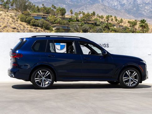 Used 2023 BMW X7 xDrive40i w/ M Sport Package AWD/4WD image 5