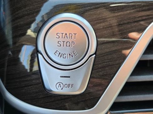 Used 2022 BMW 740i xDrive w/ Premium Package image 29