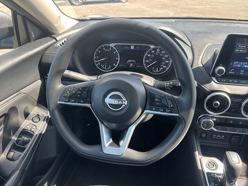Used 2024 Nissan Sentra SV FWD image 13