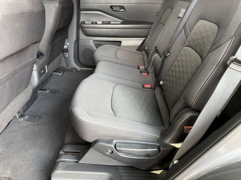 Used 2024 Nissan Pathfinder SV AWD/4WD image 20
