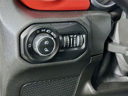 Used 2021 Jeep Gladiator Rubicon w/ Cold Weather Group AWD/4WD image 12