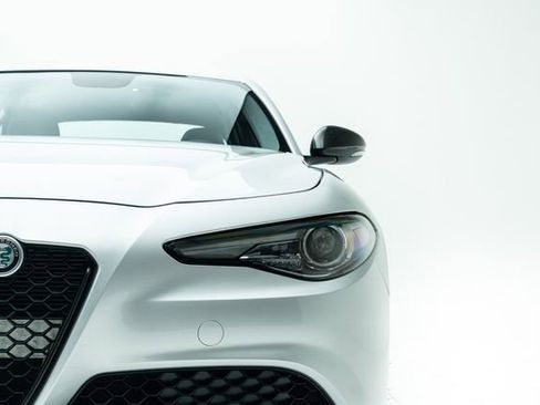 Used 2019 Alfa Romeo Giulia w/ Nero Edizione RWD image 7
