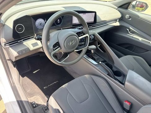 Used 2024 Hyundai Elantra SEL FWD image 23