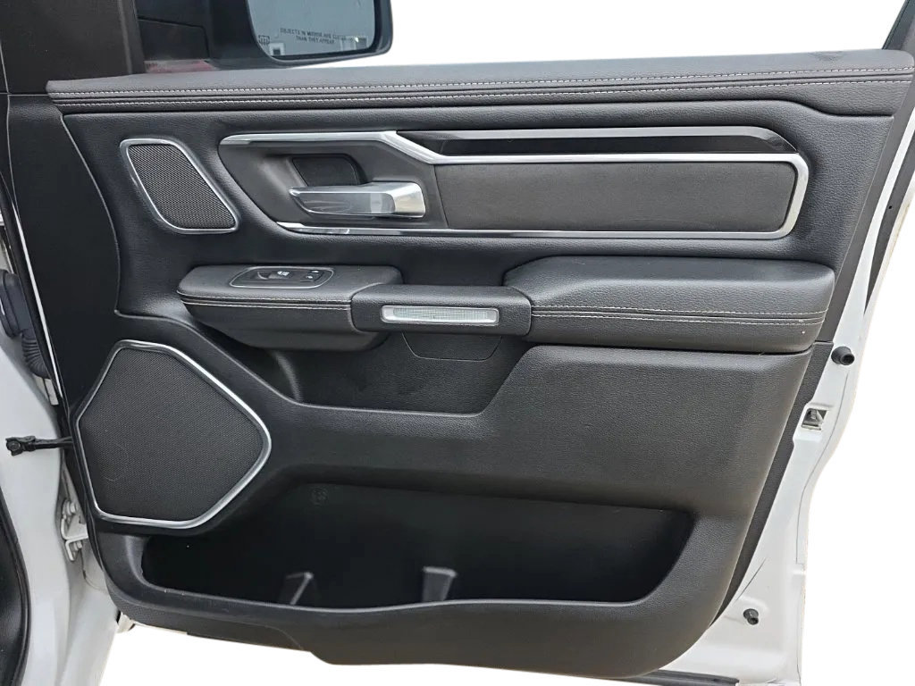 Used 2019 RAM 1500 Laramie AWD/4WD image 23