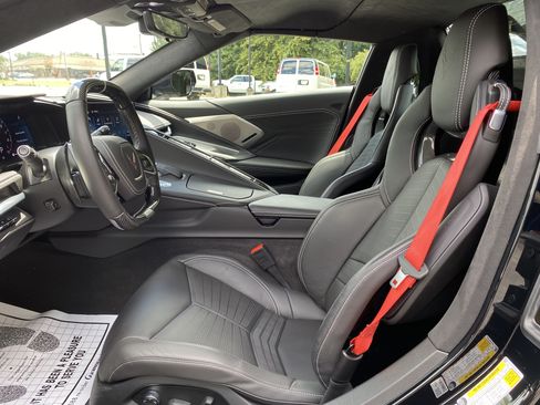 Used 2024 Chevrolet Corvette Z06 RWD image 16