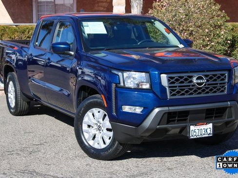 Used 2022 Nissan Frontier SV w/ Technology Package image 2