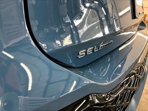 New 2026 Volkswagen Tiguan SEL R-Line AWD/4WD image 10