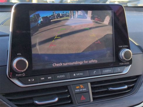 Used 2024 Nissan Altima 2.5 SV image 15