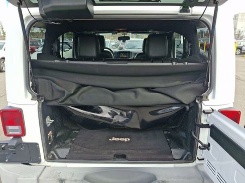 Used 2017 Jeep Wrangler Unlimited Sahara w/ Dual Top Group image 28