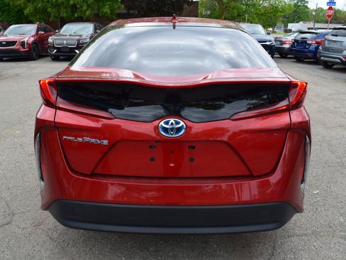 Used 2018 Toyota Prius Prime Premium FWD image 8