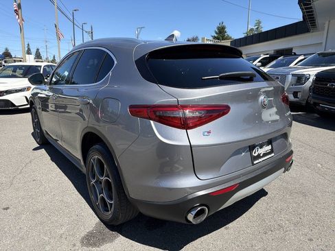 Used 2018 Alfa Romeo Stelvio Ti AWD/4WD image 4