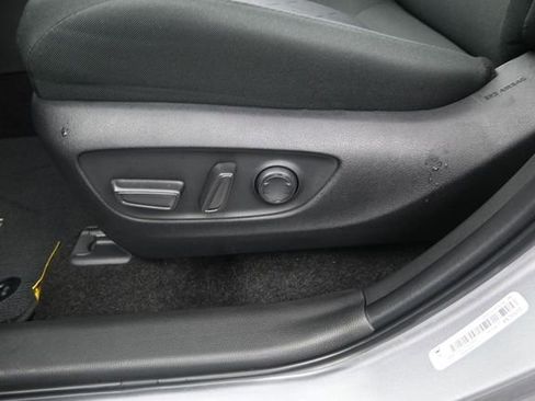 Used 2025 Toyota RAV4 XLE FWD image 10
