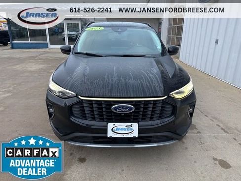Used 2023 Ford Escape Platinum AWD/4WD image 2