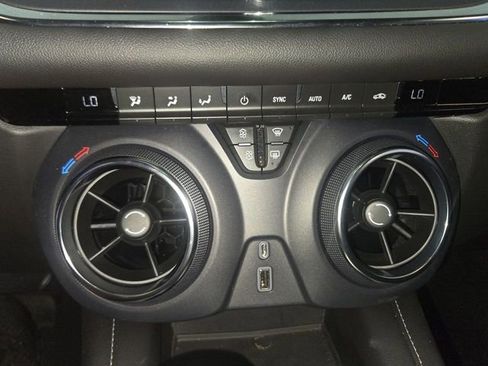 Used 2023 Chevrolet Blazer LT image 18