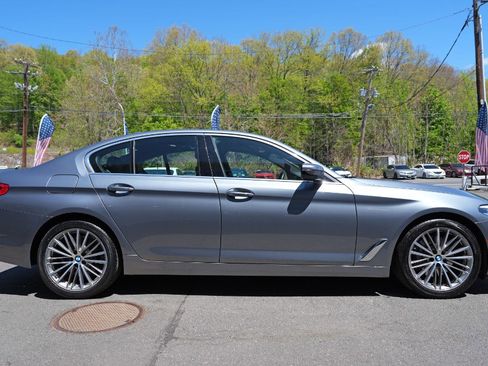 Used 2018 BMW 530i xDrive w/ Premium Package AWD/4WD image 6