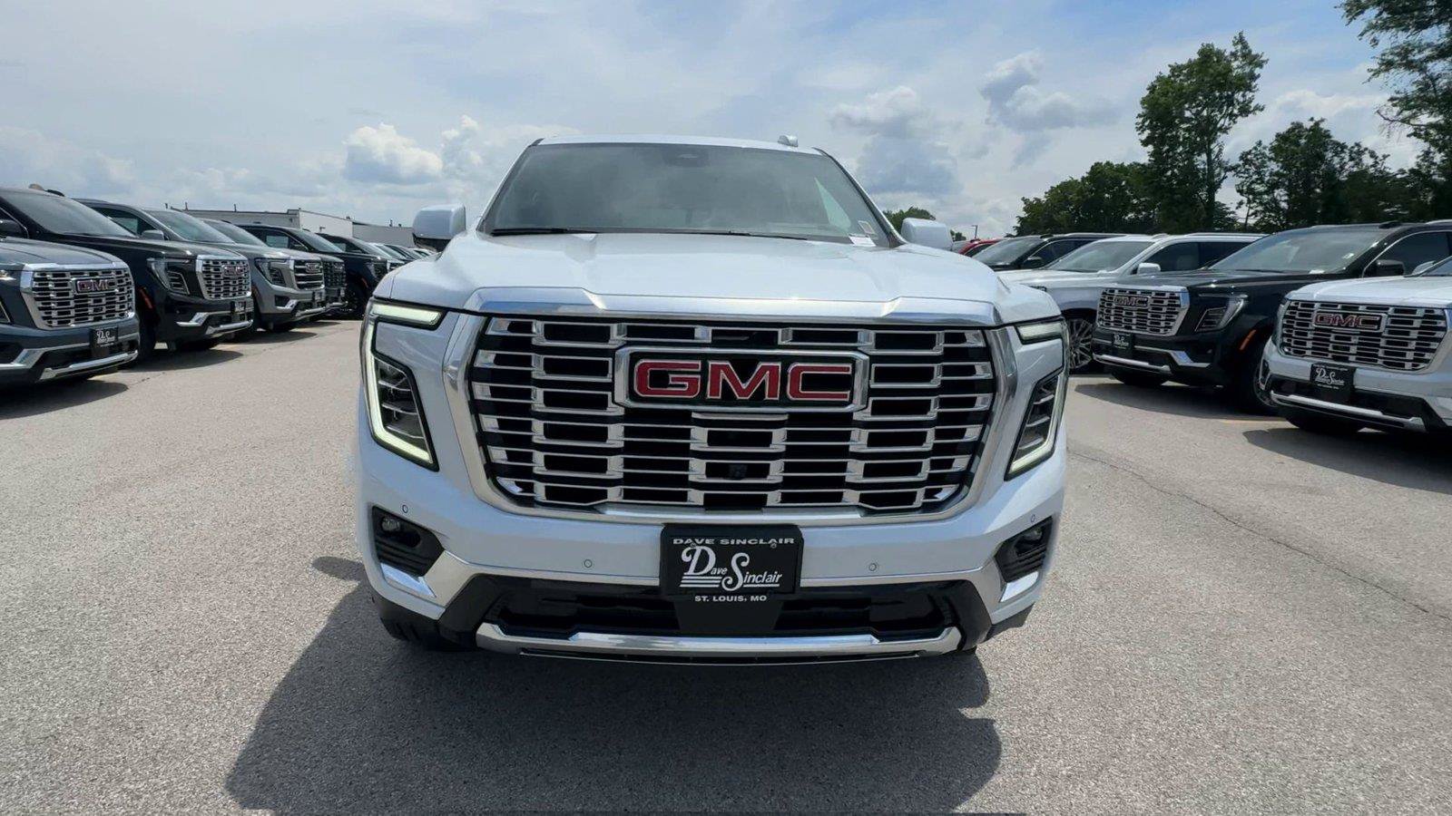 New 2026 GMC Yukon Denali w/ Denali Reserve Package AWD/4WD image 3