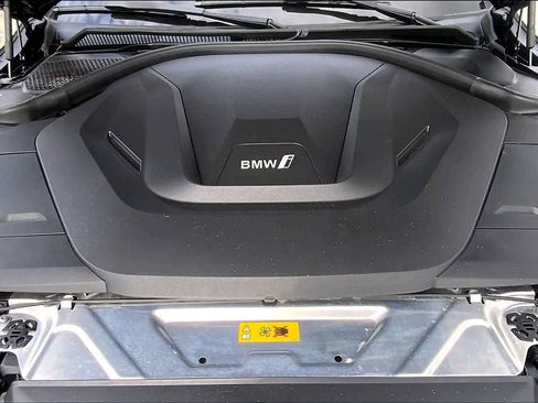 Used 2024 BMW i4 eDrive40 image 31