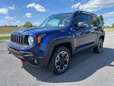 Used 2017 Jeep Renegade Trailhawk w/ Popular Equipment Group AWD/4WD image 1
