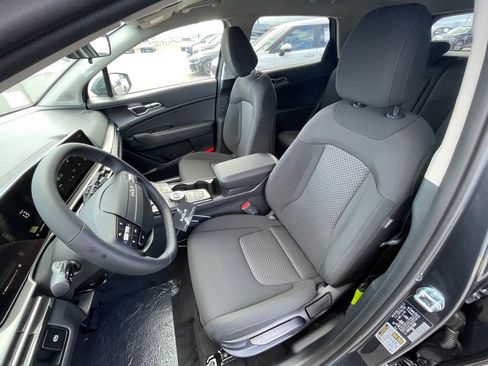 New 2026 Kia Sportage LX FWD image 21
