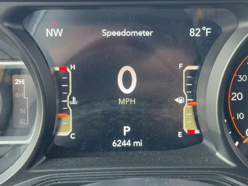 Used 2025 Jeep Wrangler Unlimited Sahara w/ Safety Group AWD/4WD image 21
