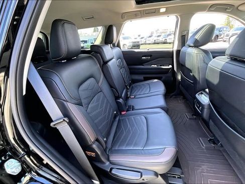 Certified 2025 Nissan Pathfinder Platinum w/ Cargo Package image 22