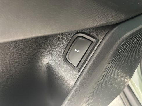 New 2026 Chevrolet Equinox LT w/ Convenience Package II image 10