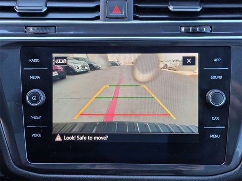 Used 2023 Volkswagen Tiguan SE R-Line image 14