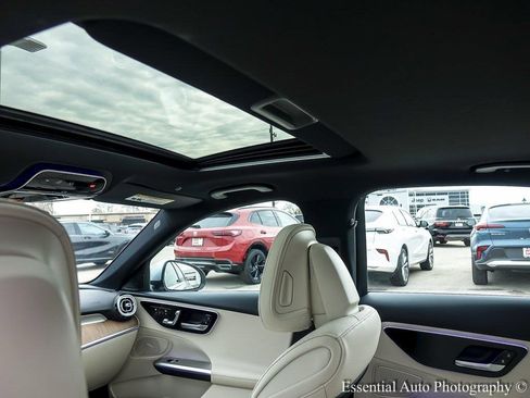 Used 2022 Mercedes-Benz C 300 4MATIC Sedan image 12