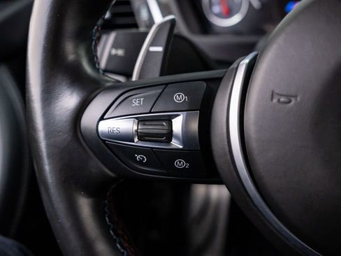Used 2018 BMW M3 RWD image 26